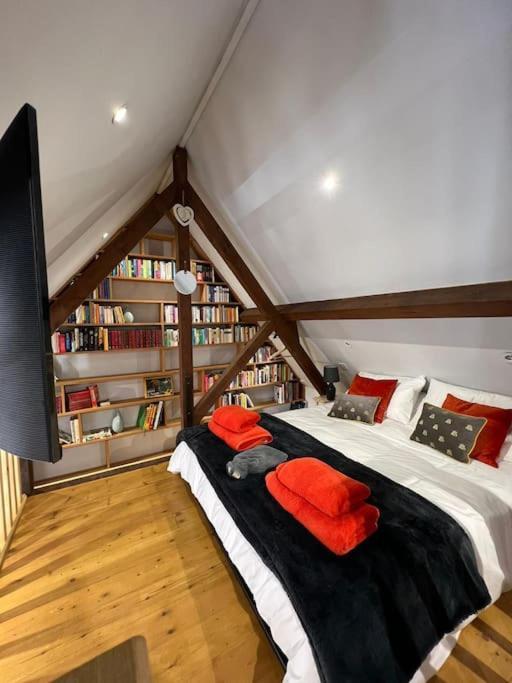 The Shack - Thatched Self Contained Annex Collingbourne Ducis Bagian luar foto
