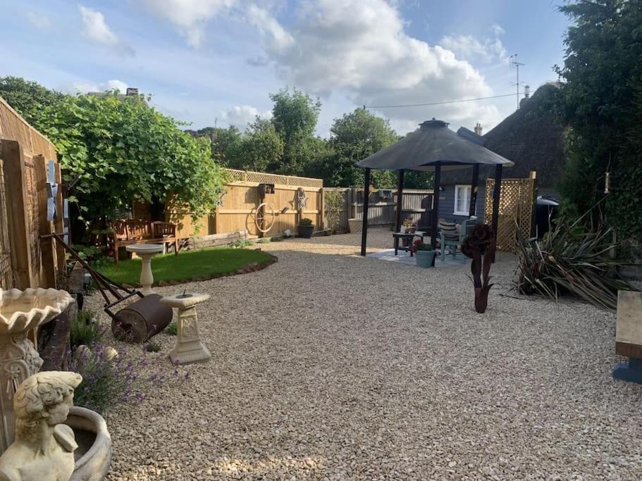 The Shack - Thatched Self Contained Annex Collingbourne Ducis Bagian luar foto